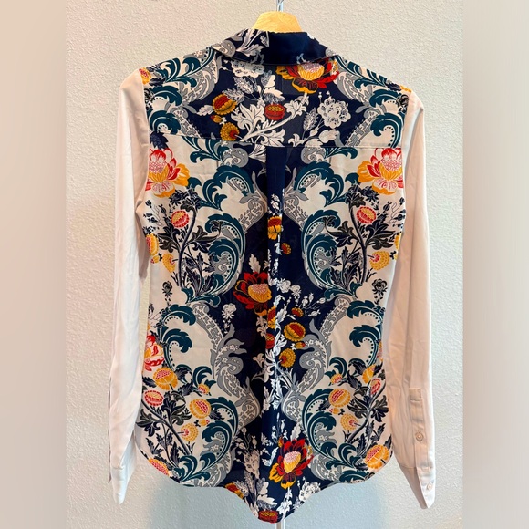 Women’s Express “Portofino” Button Down Shirt - Picture 3 of 3